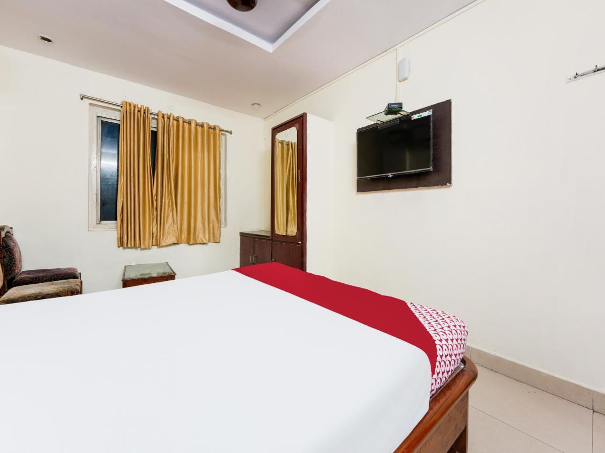 Spot On Hotel Supriya Vijayawāda Exterior foto