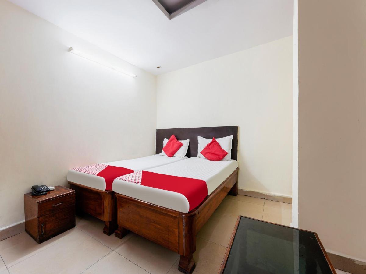 Spot On Hotel Supriya Vijayawāda Exterior foto